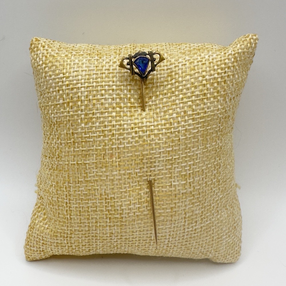 Antique Stick Pin Art Nouveau Blue Glass Gold Tone Openwork Cravat Lapel Hat Pin - Picture 2 of 9